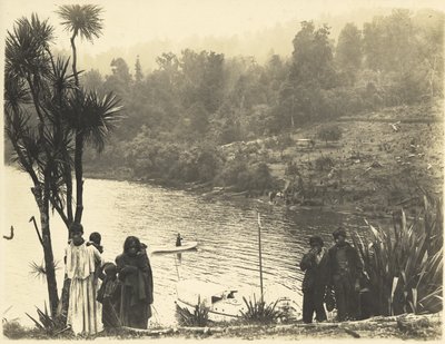 Lac Waikaremoana, 1908 - James McDonald